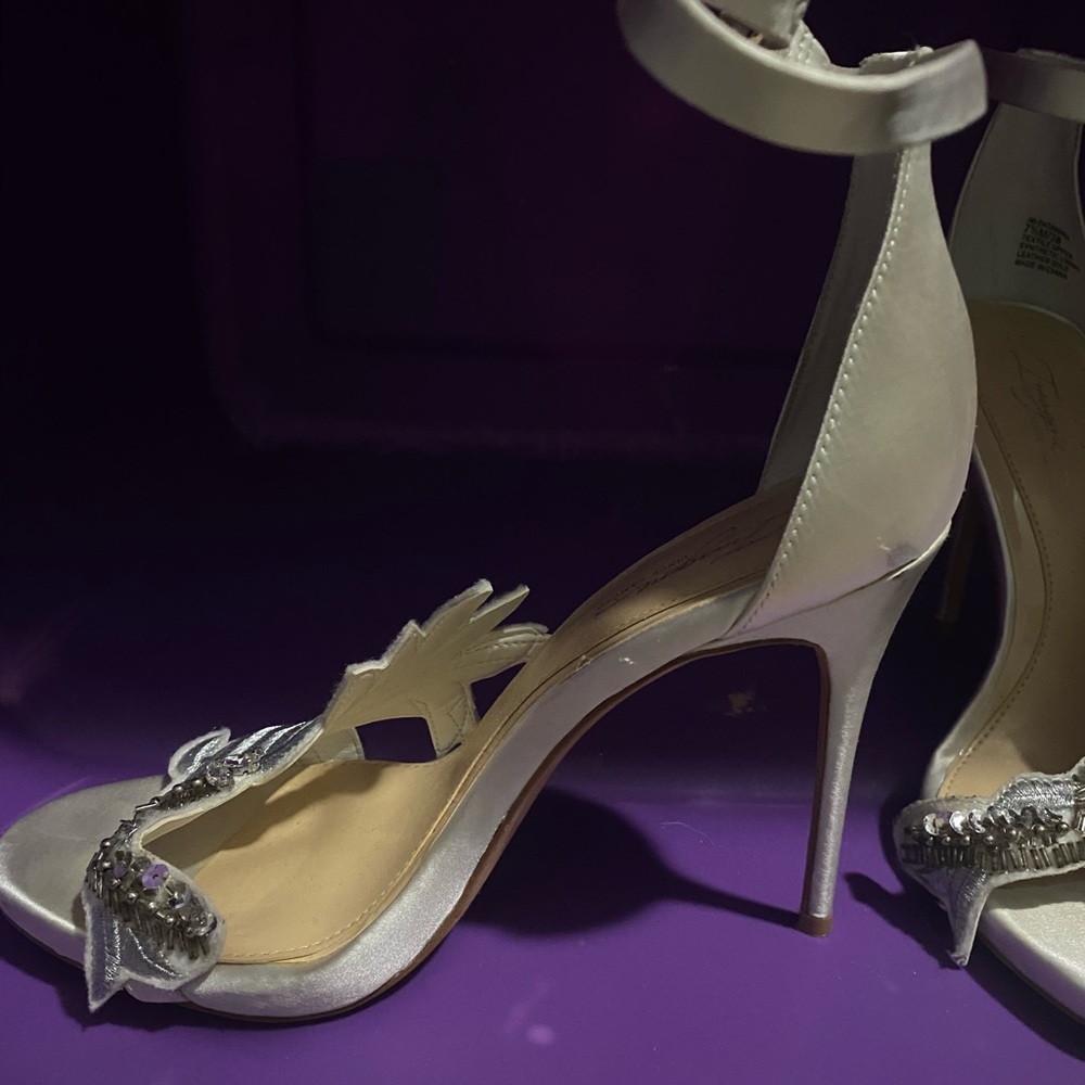 Heels - Picture 5 of 7